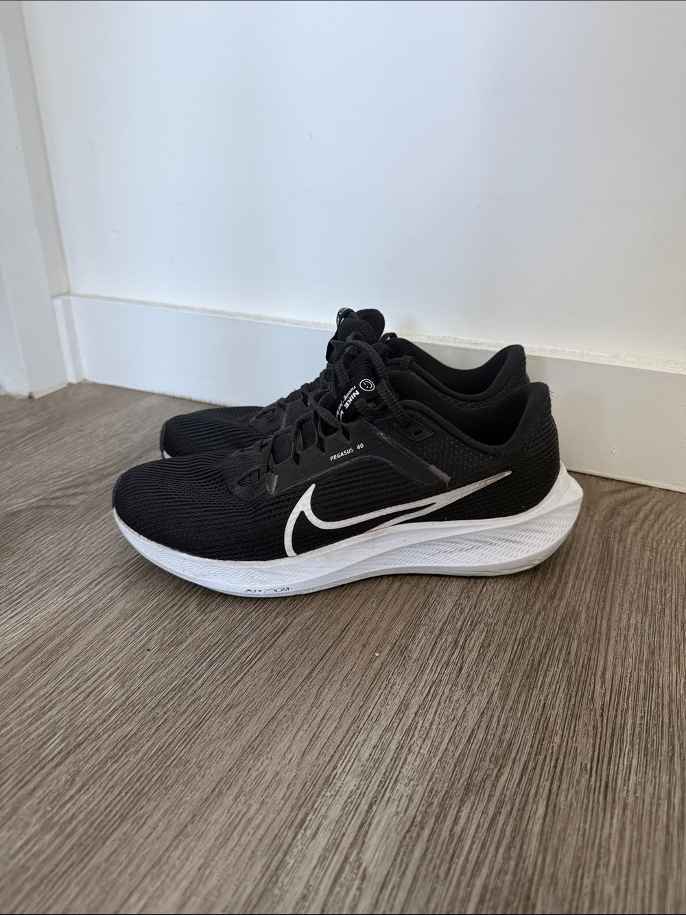 Nike Black and White Women’s Athletic Running Shoes